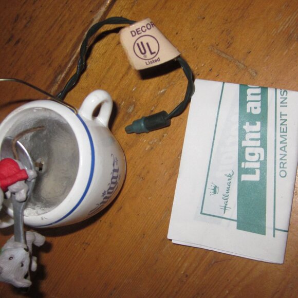 Hallmark Light and motion 1989 christmas motion light up ornament Mouse seesaw - Picture 5 of 5